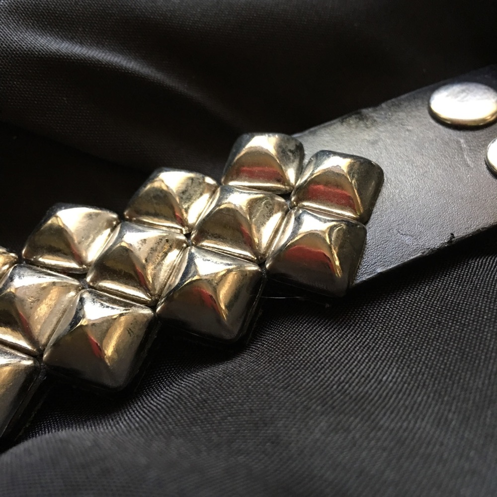 HOT Topic STUDS - Picture 3 of 6